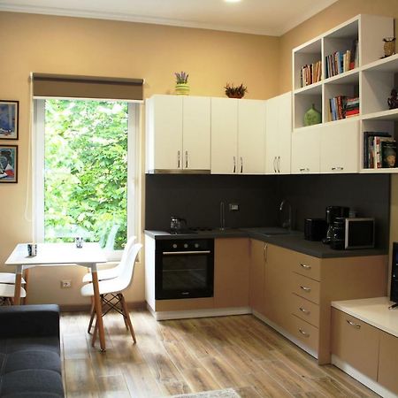 2V1 - Blloku Mac Apartment Tirana Exterior photo